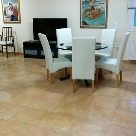 Lovely 2-Bedroom Apartment At Greek Riviera Vári Extérieur photo