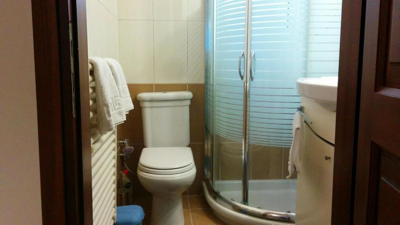 Lovely 2-Bedroom Apartment At Greek Riviera Vári Extérieur photo