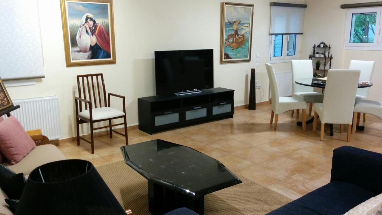 Lovely 2-Bedroom Apartment At Greek Riviera Vári Extérieur photo