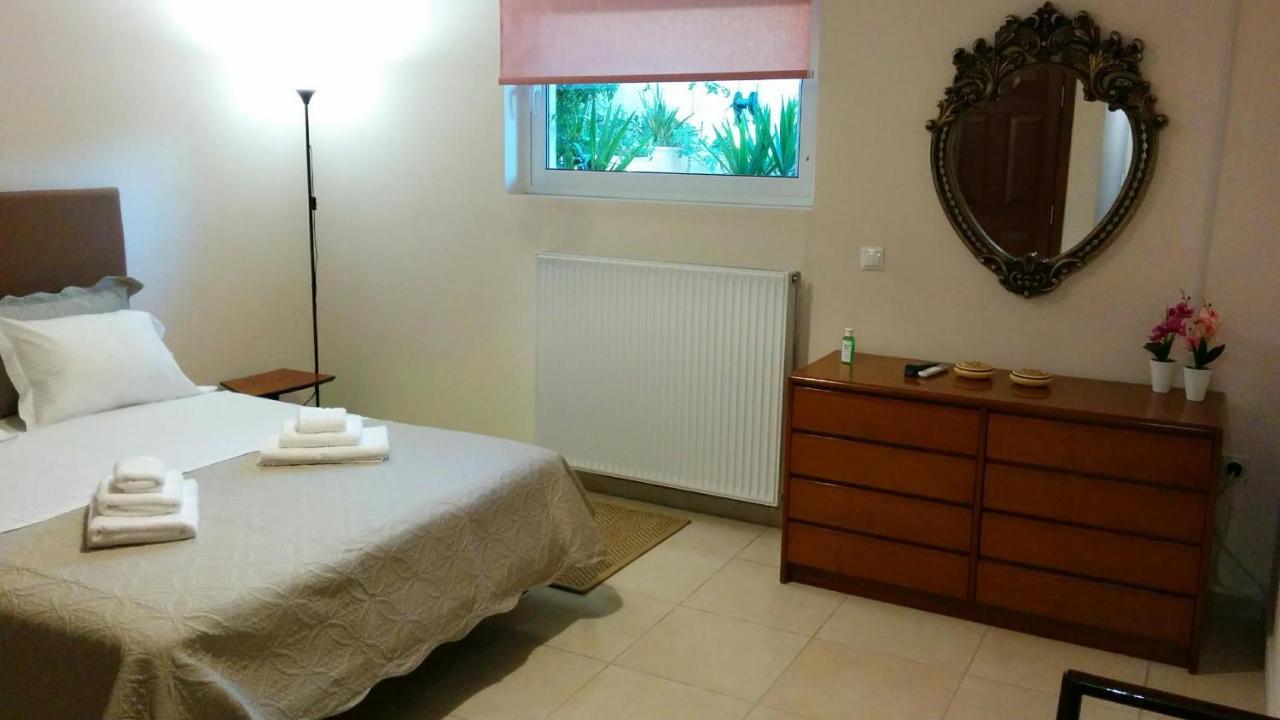 Lovely 2-Bedroom Apartment At Greek Riviera Vári Extérieur photo