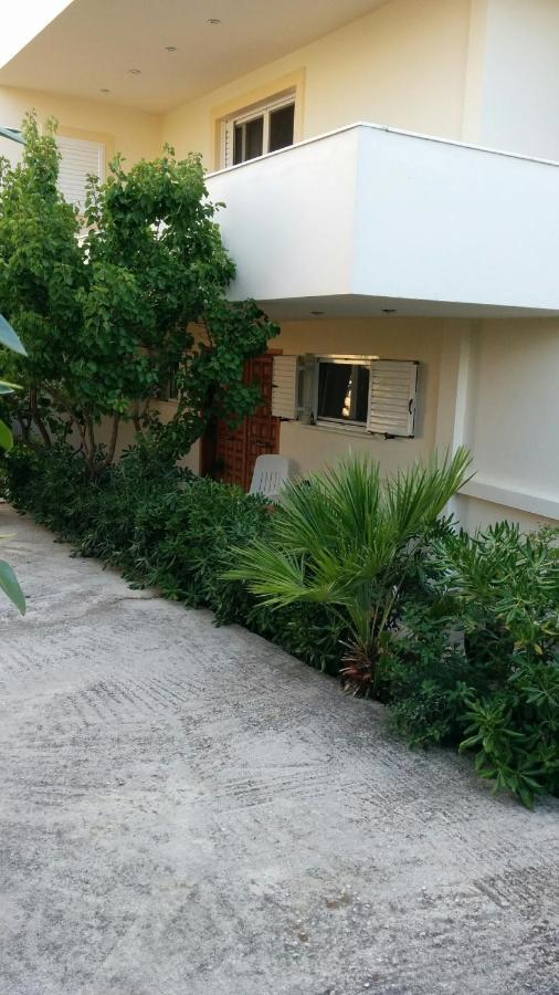 Lovely 2-Bedroom Apartment At Greek Riviera Vári Extérieur photo